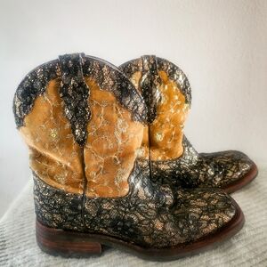 Ferrini Lace Overlay Leather Ankle Boots Floral Embroidered Size 8